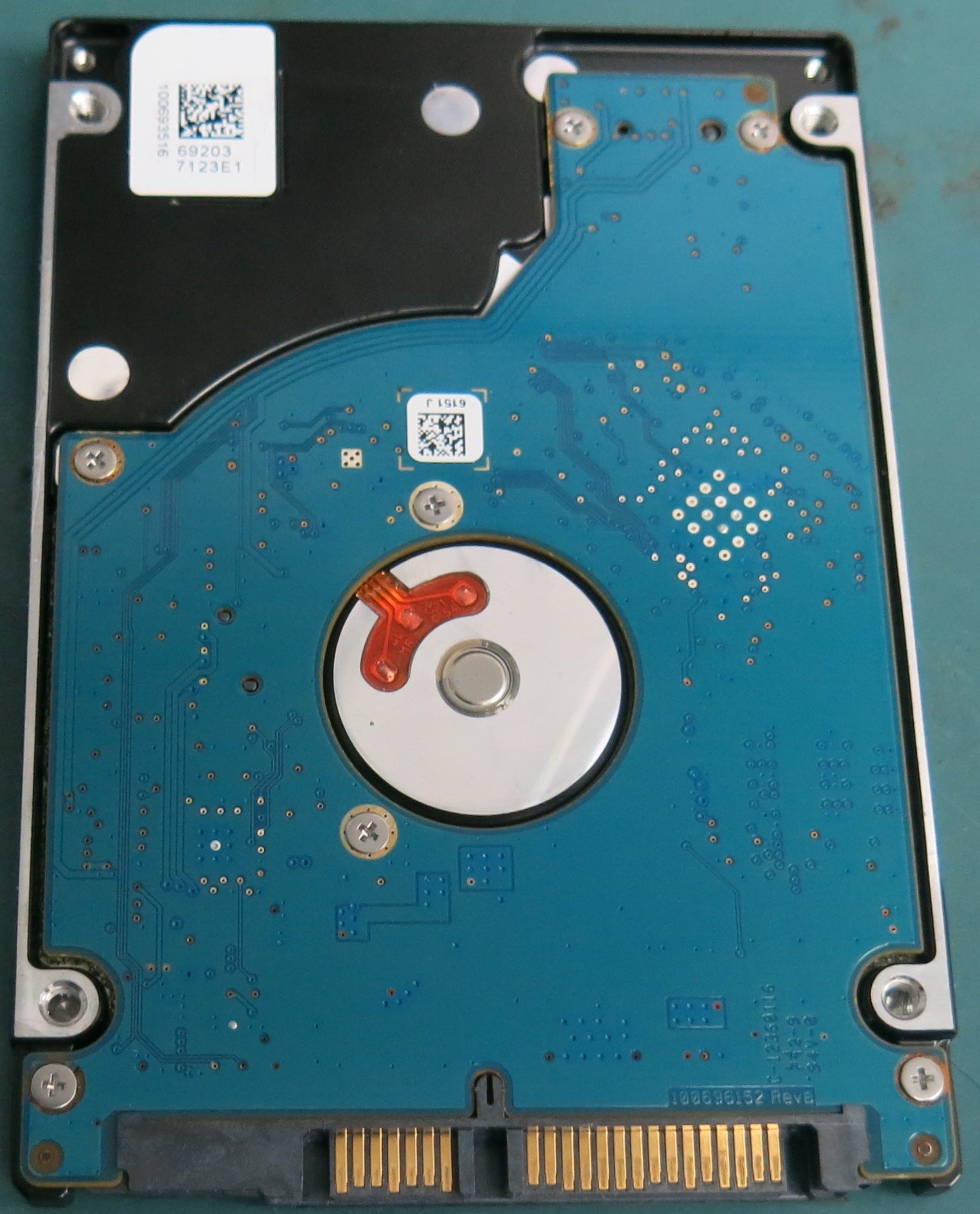 ST320LT012, P/N:  9W814C-070, FW: 0001LVM1, 350GB 2.5