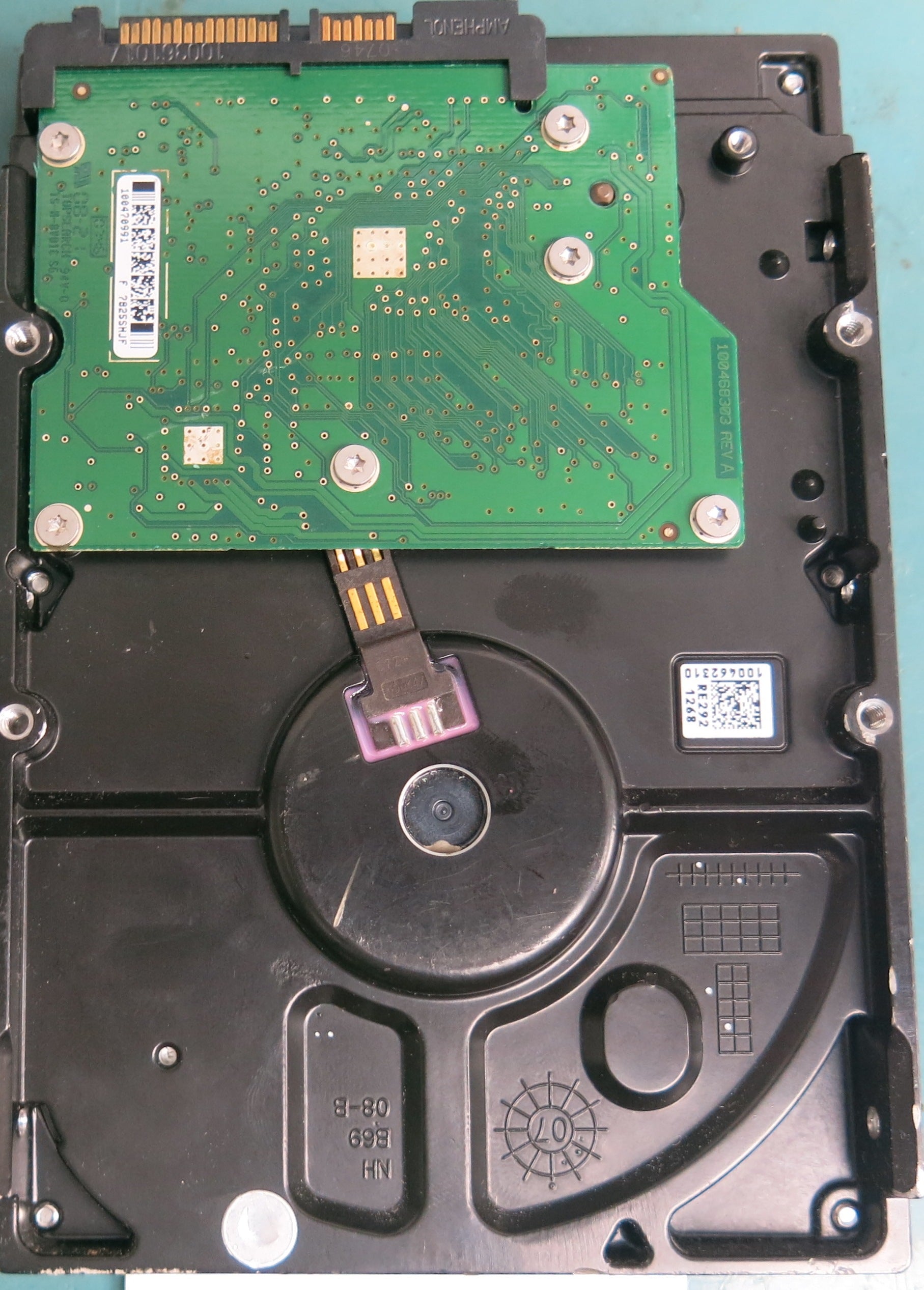 ST3250310AS P/N: 9EU132-033 FW: 3.ADA Serial: 9RY1YLM8 250GB 3.5 PCB: 100468303  REV A