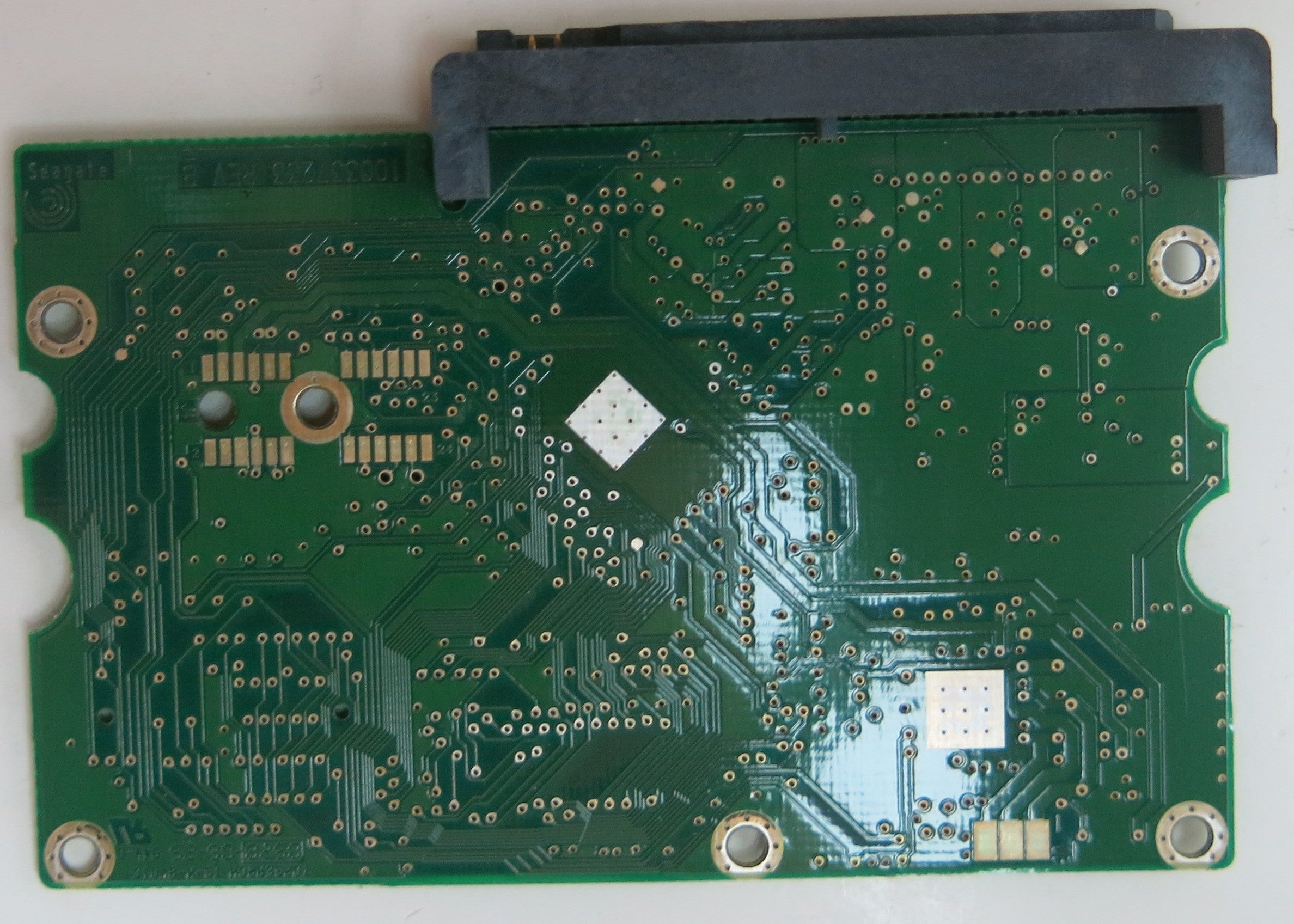 ST3300831AS FW 3.03 100338233 REV B PCB