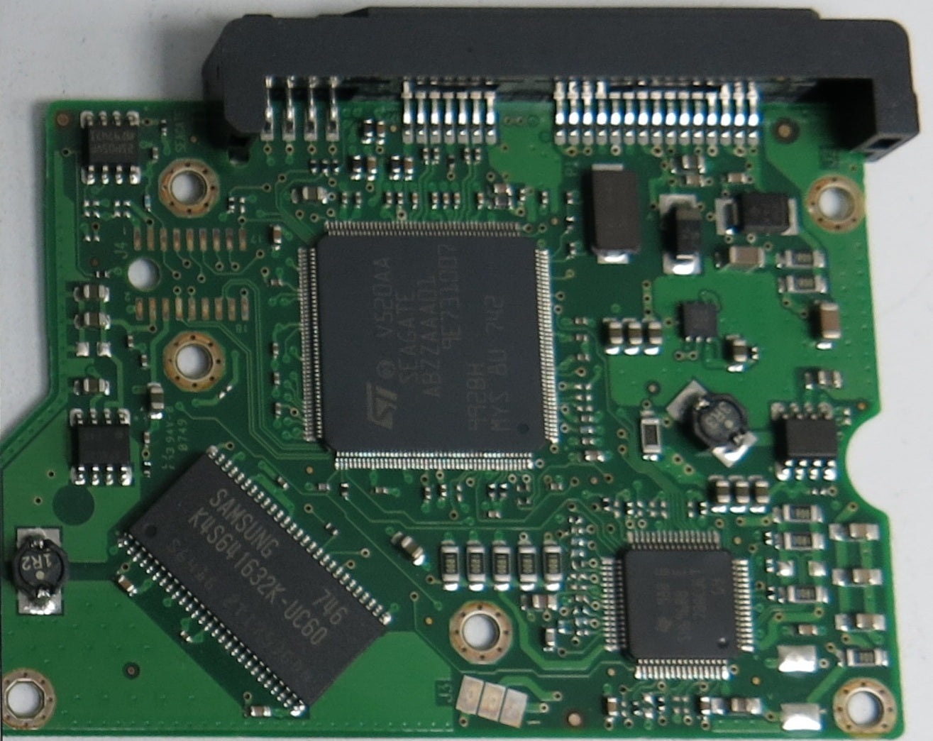 ST380815AS P/N: 9CY131-020 FW: 3.CHF Serial: 9RW1KC1A 80GB 3.5 PCB: 100428473 REV C
