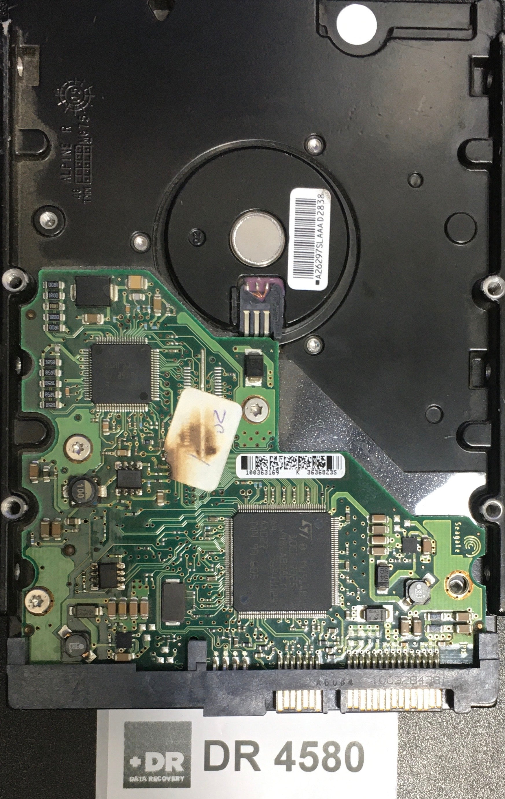 ST380819AS,  P/N: 9W2732-133,  FW: 8.04,  Serial: 5MR5T24L,  80GB 3.5,  PCB:100331803- REV B