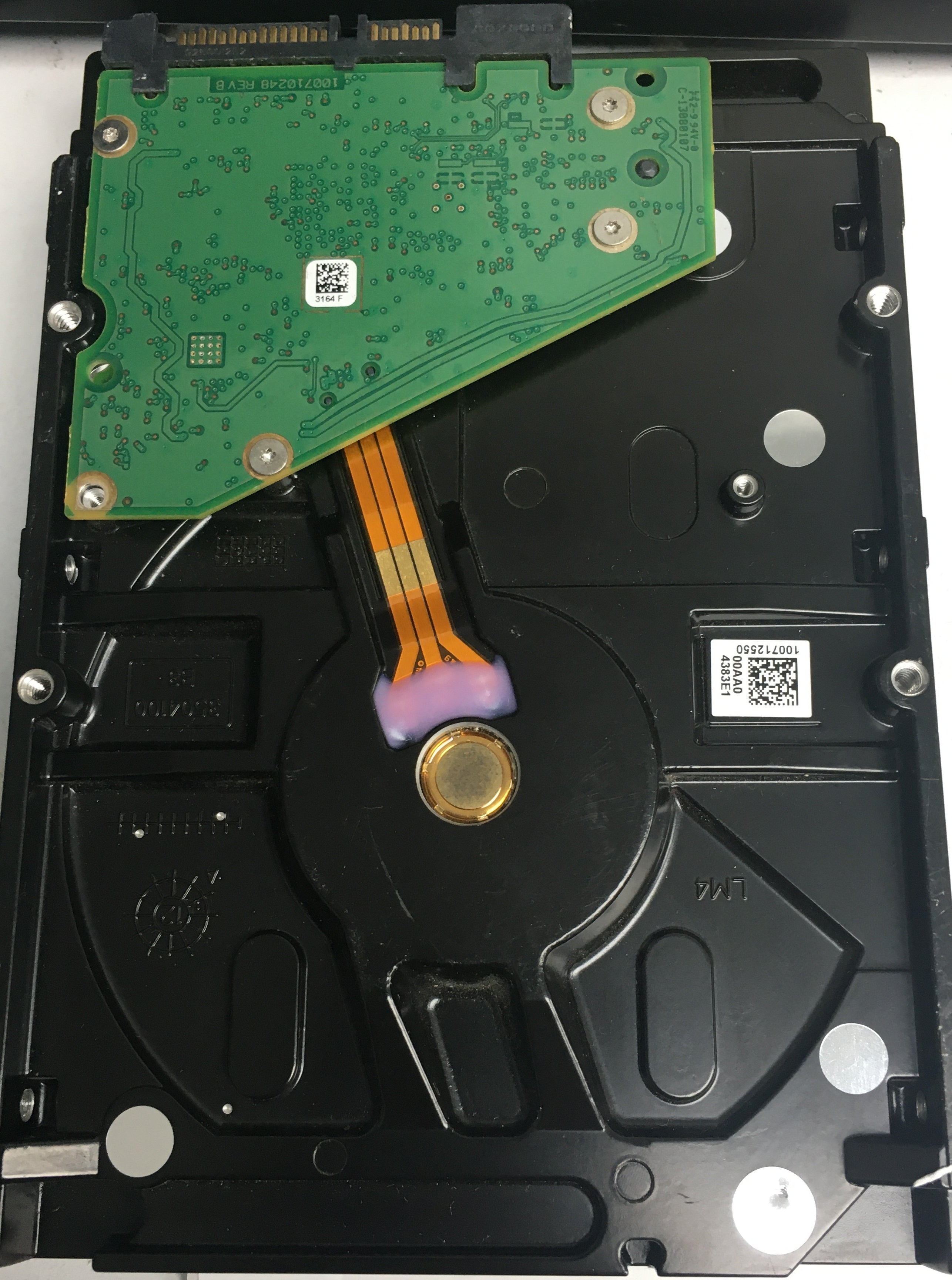 ST4000DM000 P/N: 1F2168-300 FW: CC52 Serial: W300ADWY 4000GB 3.5 PCB: 100710248 REV B