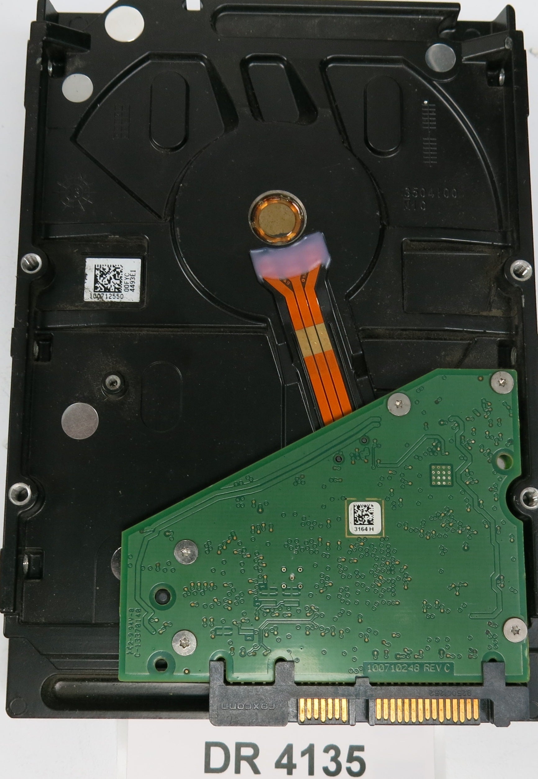 ST4000DM000, P/N: 1F2168-500, FW: CC52, Serial: Z3014807, 4000GB 3.5, PCB: 100710248 REV C