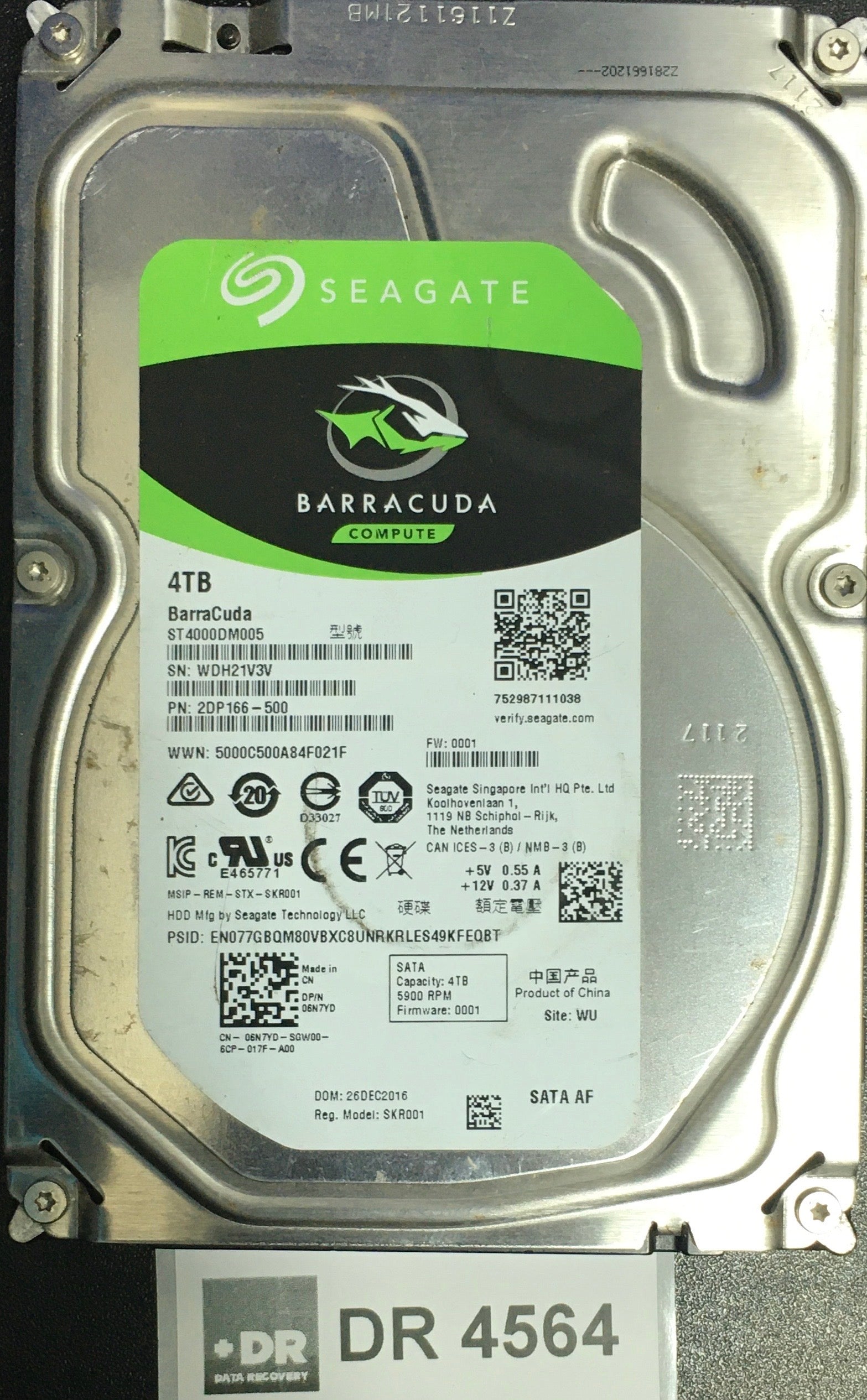 ST4000DM005,  P/N: 2DP166'500,  FW: 0001,  Serial: WDH21V3V,  4000GB 3.5  100797092 PCB:- REV A