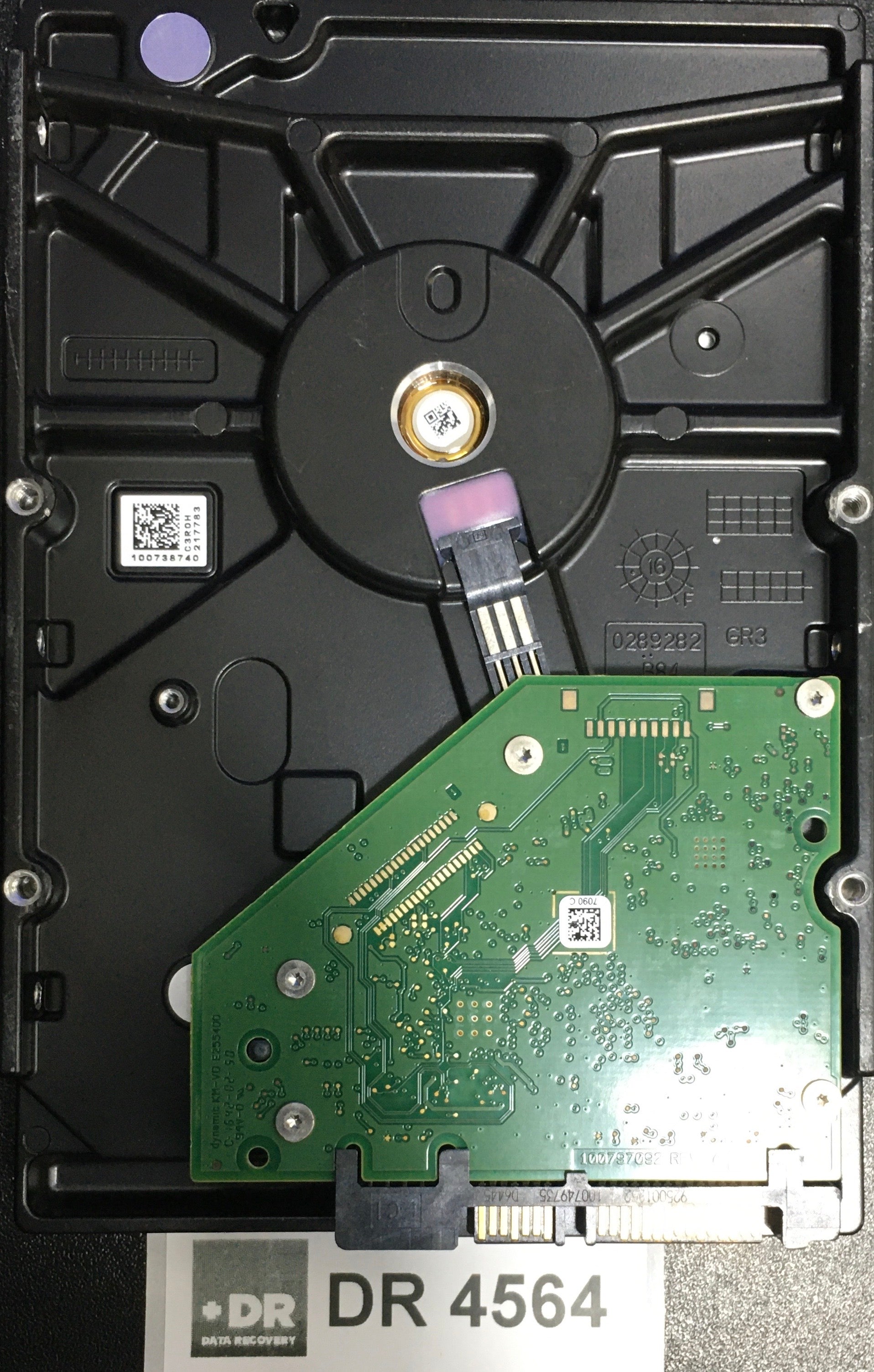ST4000DM005,  P/N: 2DP166'500,  FW: 0001,  Serial: WDH21V3V,  4000GB 3.5  100797092 PCB:- REV A