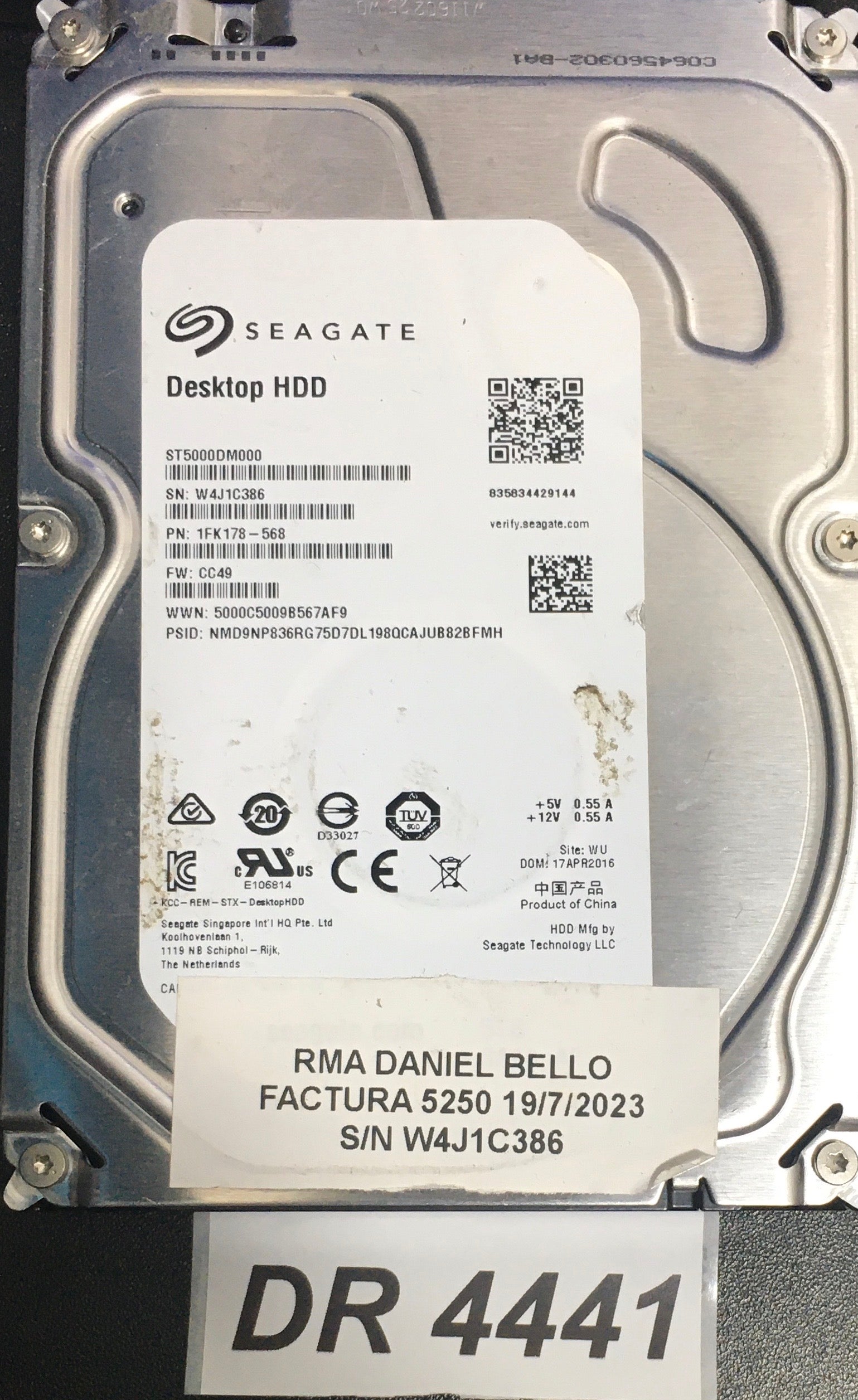 ST5000DM000 P/N:1FK178-568  FW:CC49 Serial Number:W4J1C386   1000GB 3.5  PCB: 100721570 REV E