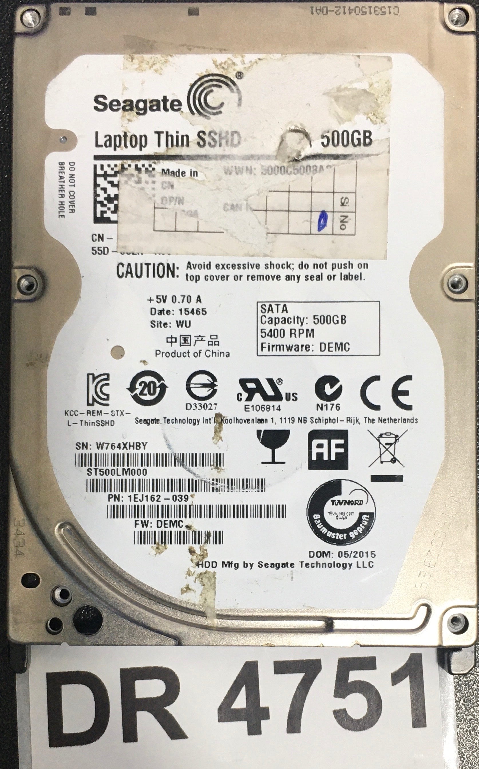 ST500LM000,  P/N: 1EJ162-039,  FW: DEMC,  Serial: W764XHBY,  500GB 2.5,