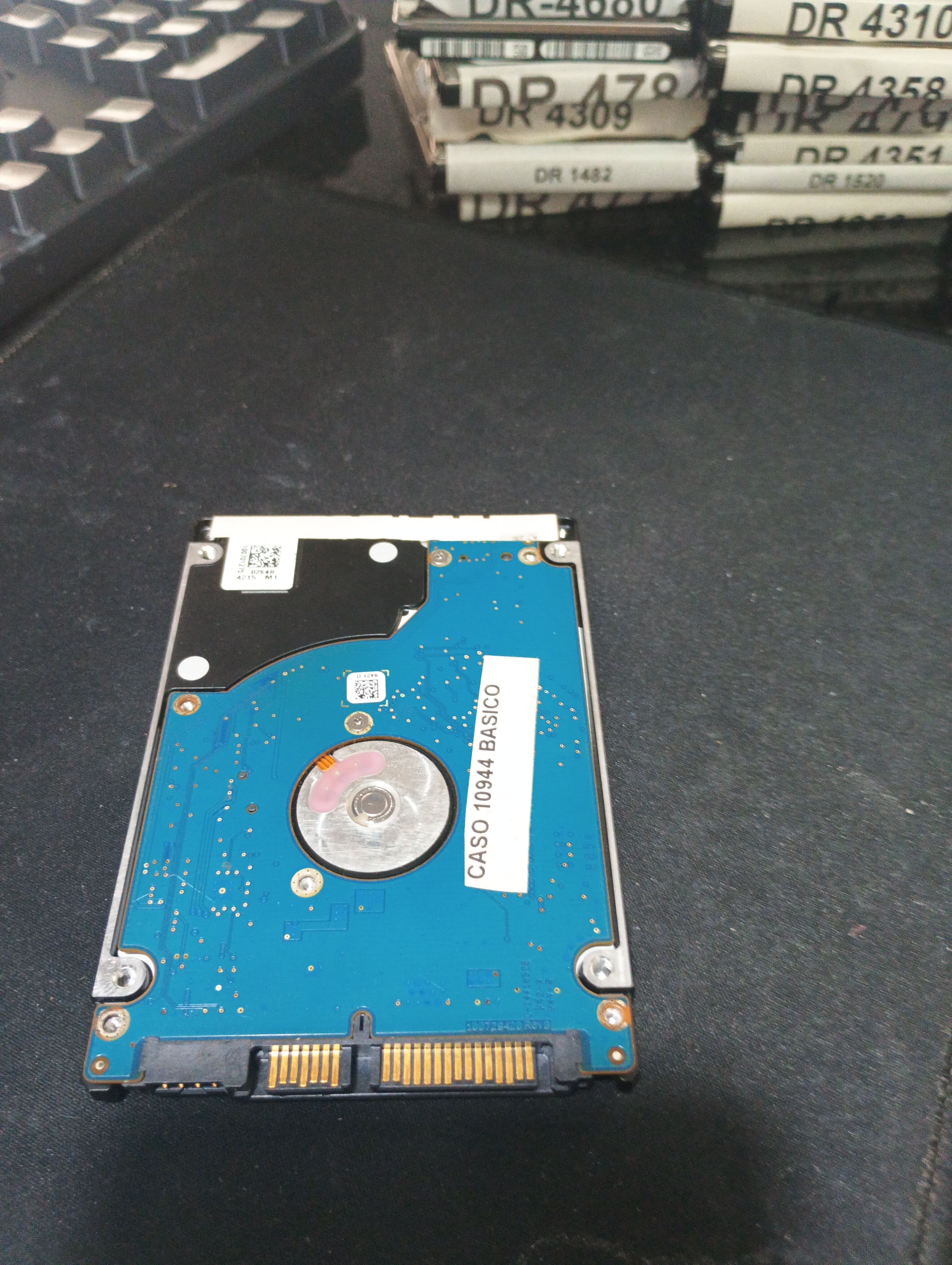 ST500LT012,  P/N: 1DG142-566,  FW: 0001SDM1,  Serial: S3PM5B1S,  500GB 2.5  PCB:100729420- REV B