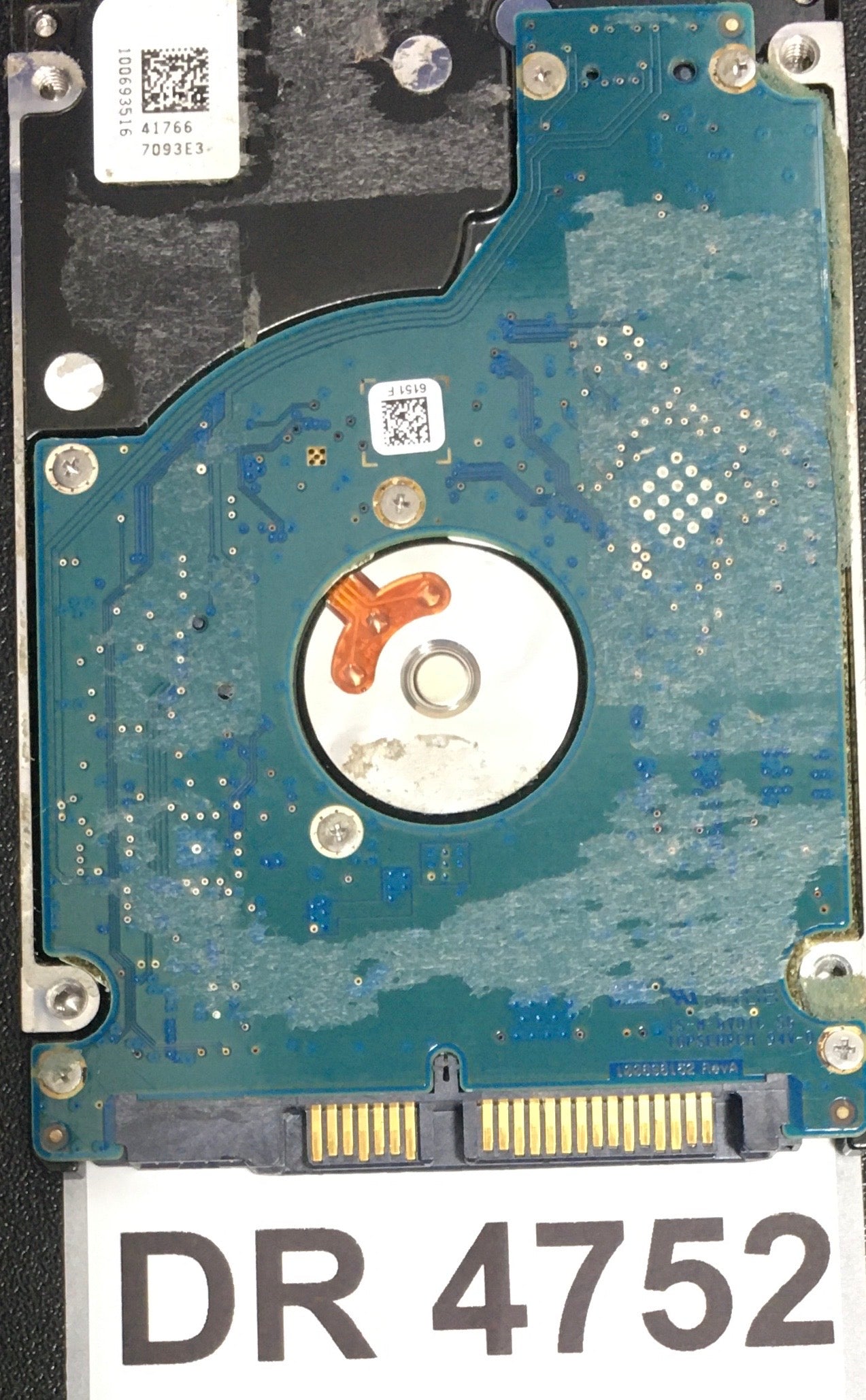 ST500LT012,  P/N: 9WS142-188,  FW: 0001SDM1,  Serial: W0V25RS6,  500GB 2.5,  PCB: 100696152- REV A,