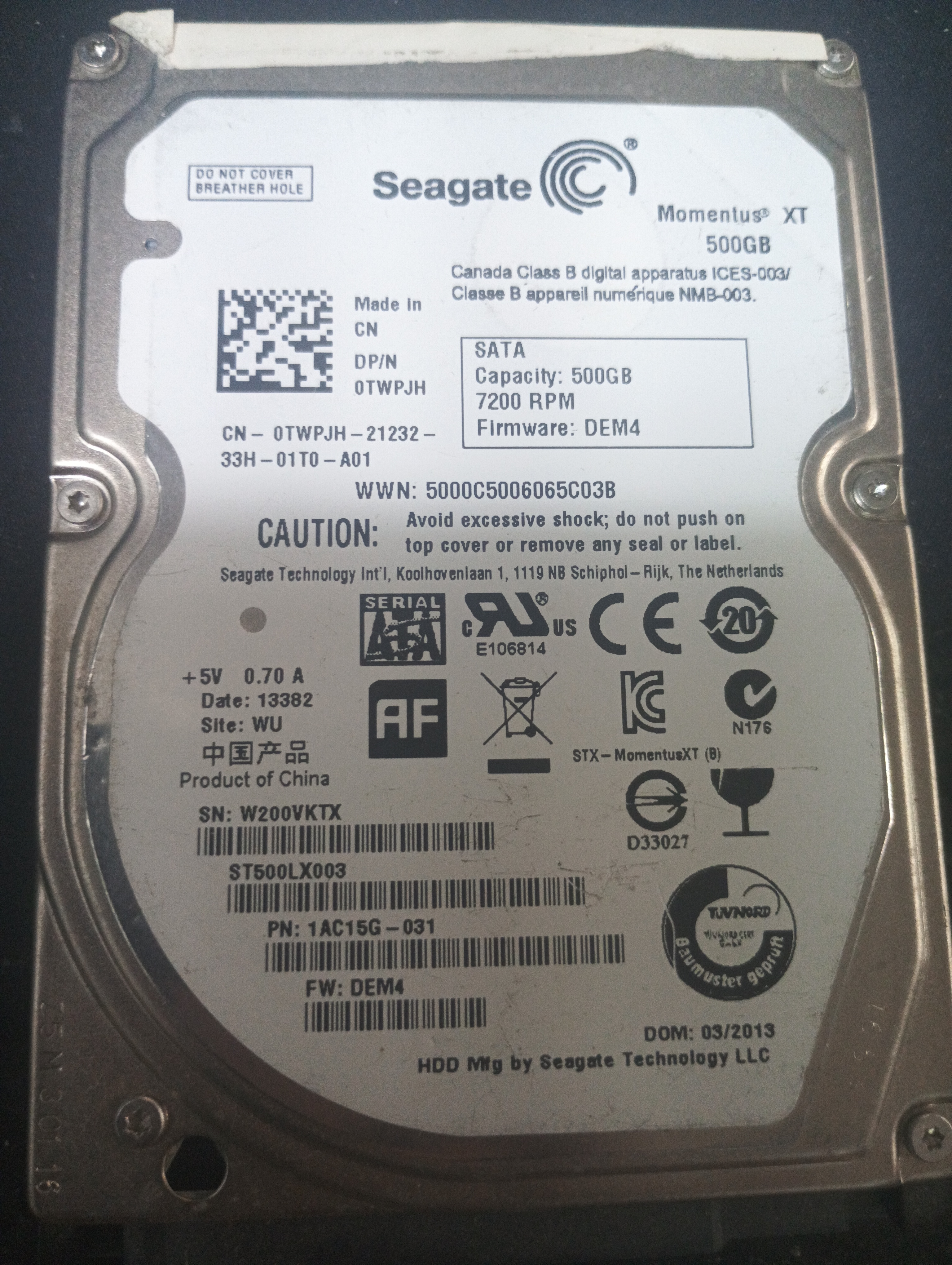 ST500LX003,  P/N: 1AC15G-031,  FW: DEM4,  Serial: W200VKTX,  500GB 2.5,  PCB:100685485- REV A,