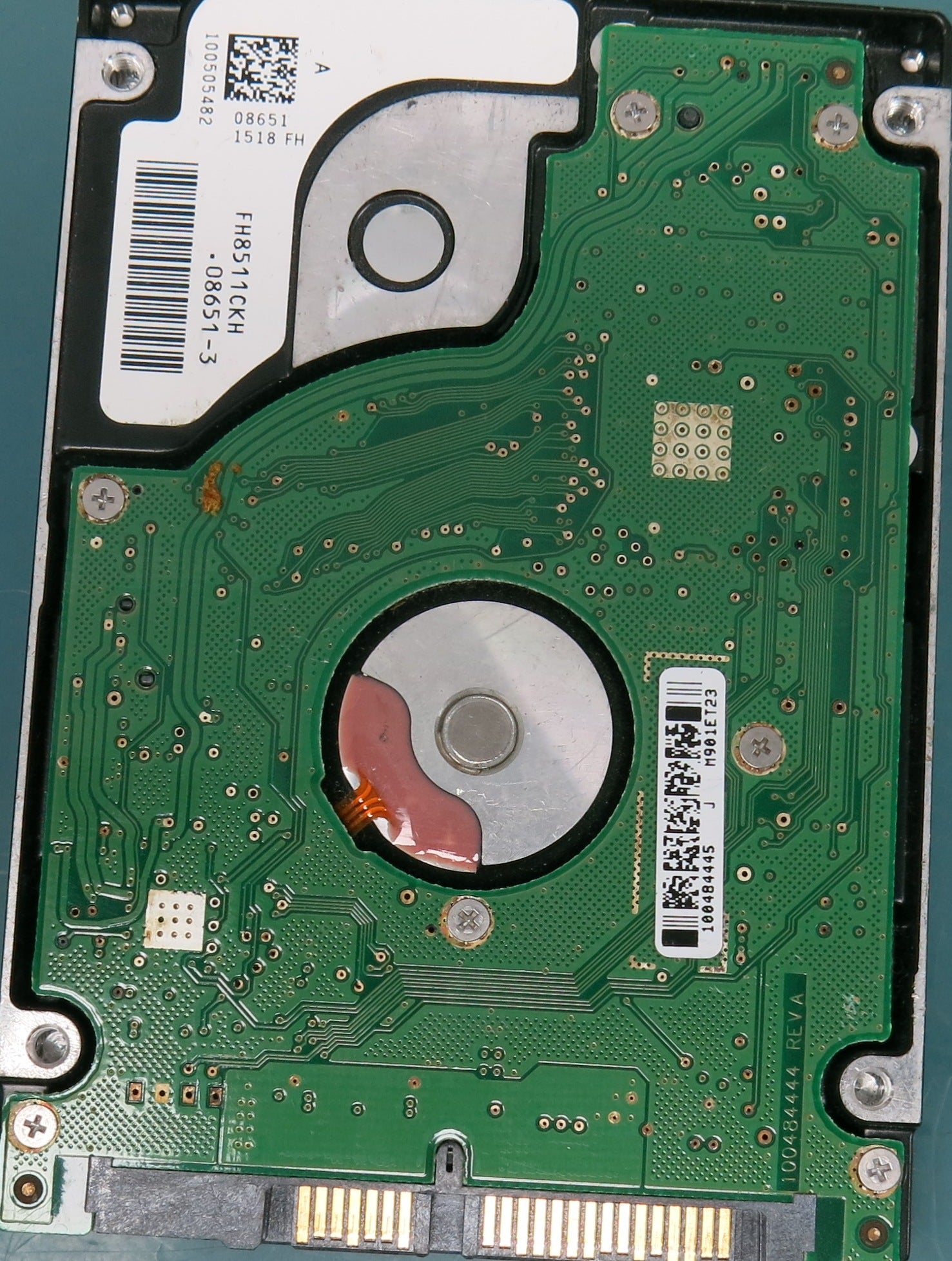ST9200827AS, P/N:  9DG13G-021, FW: 3.BHA, 200GB 2.5