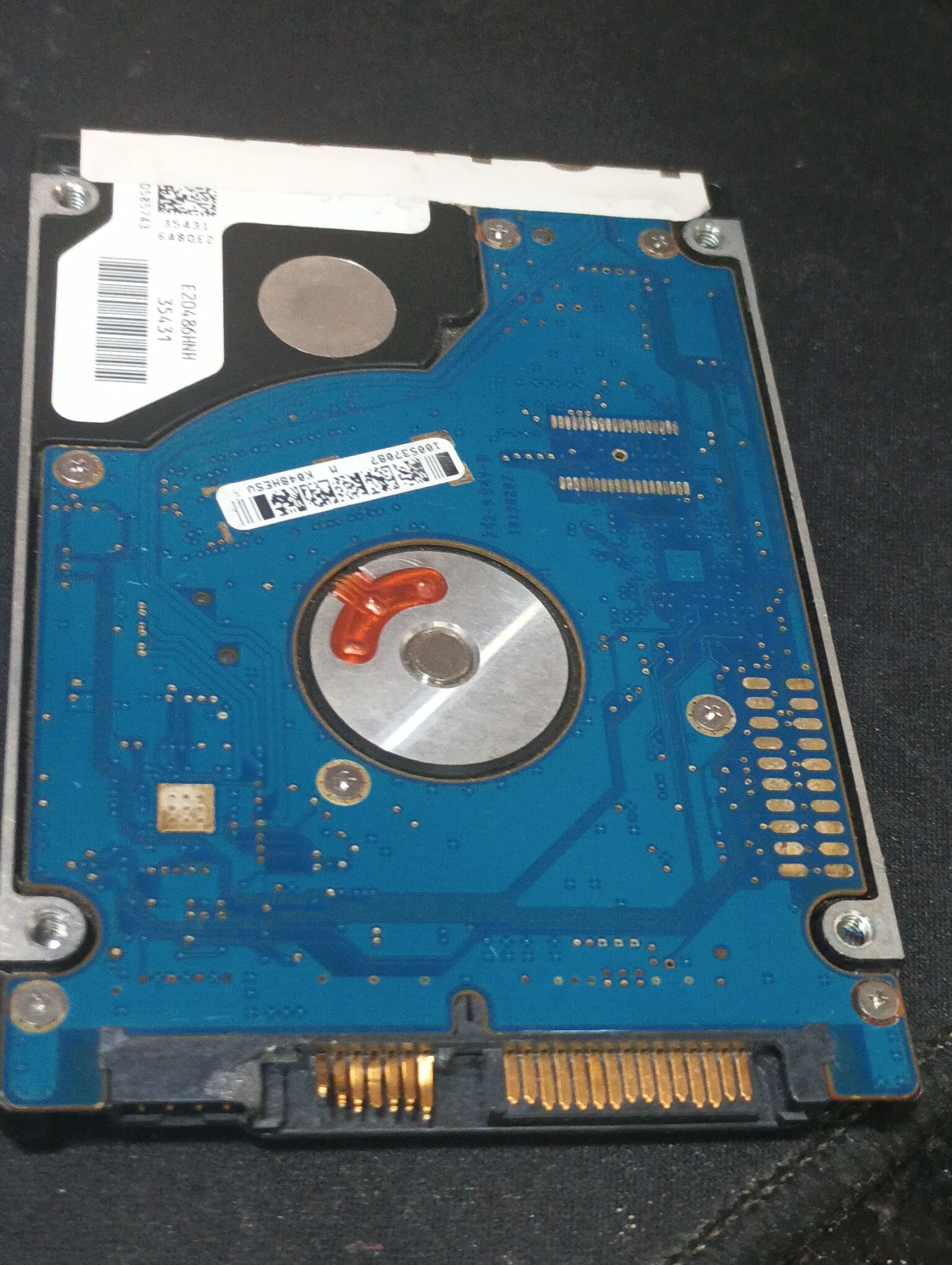 ST9250410AS,  P/N: 9HV142-022,  FW: 0006HPM1,  Serial: 5VG6CWDE,  250GB 2.5,  PCB: 100565308- REV A,