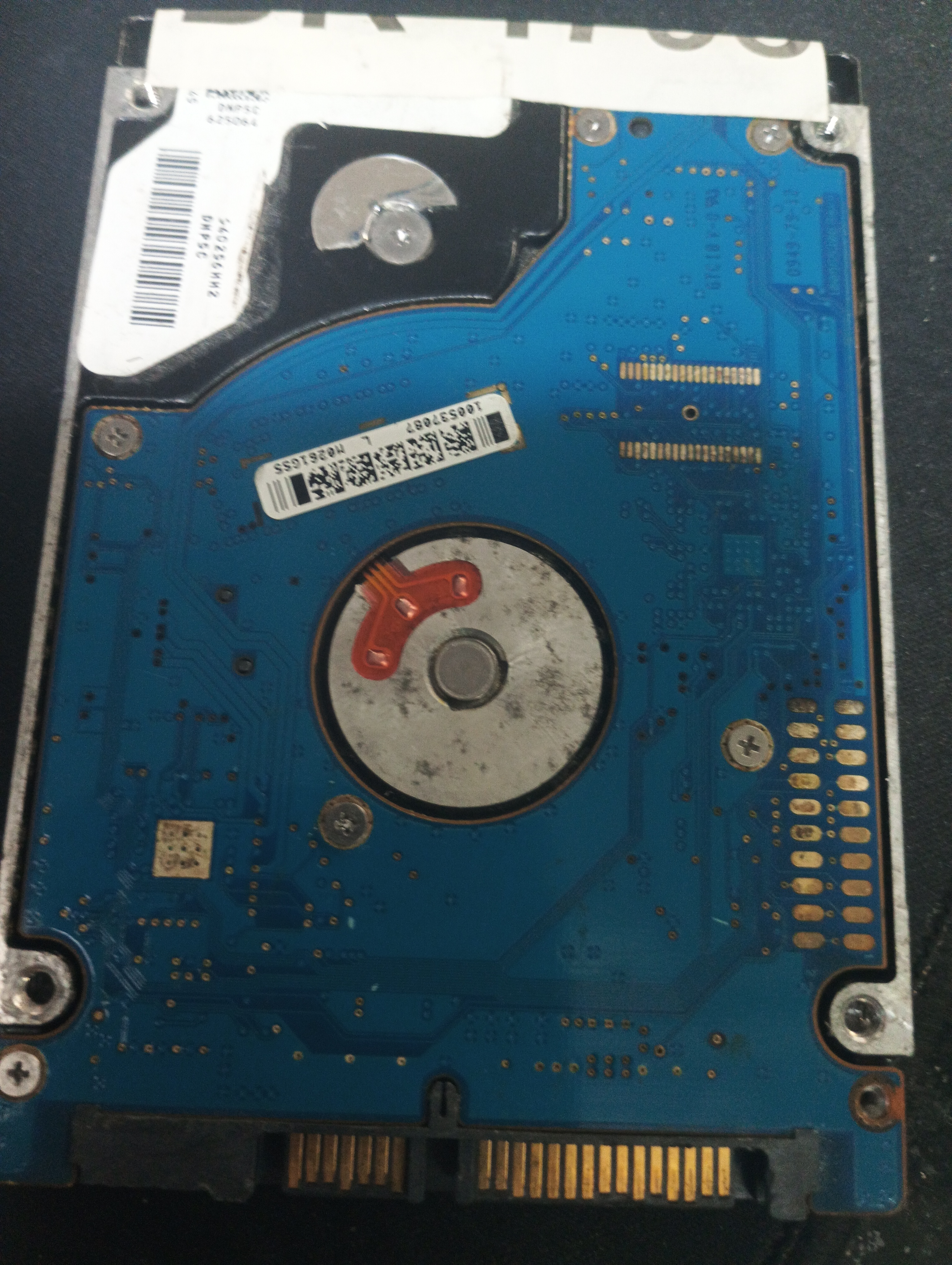 ST9250470AS,  P/N: 9HV142-022,  FW: 0006HPM1,  Serial: 5VG2ZEWS,  250GB 2.5,  PCB: 100565308- REV A,