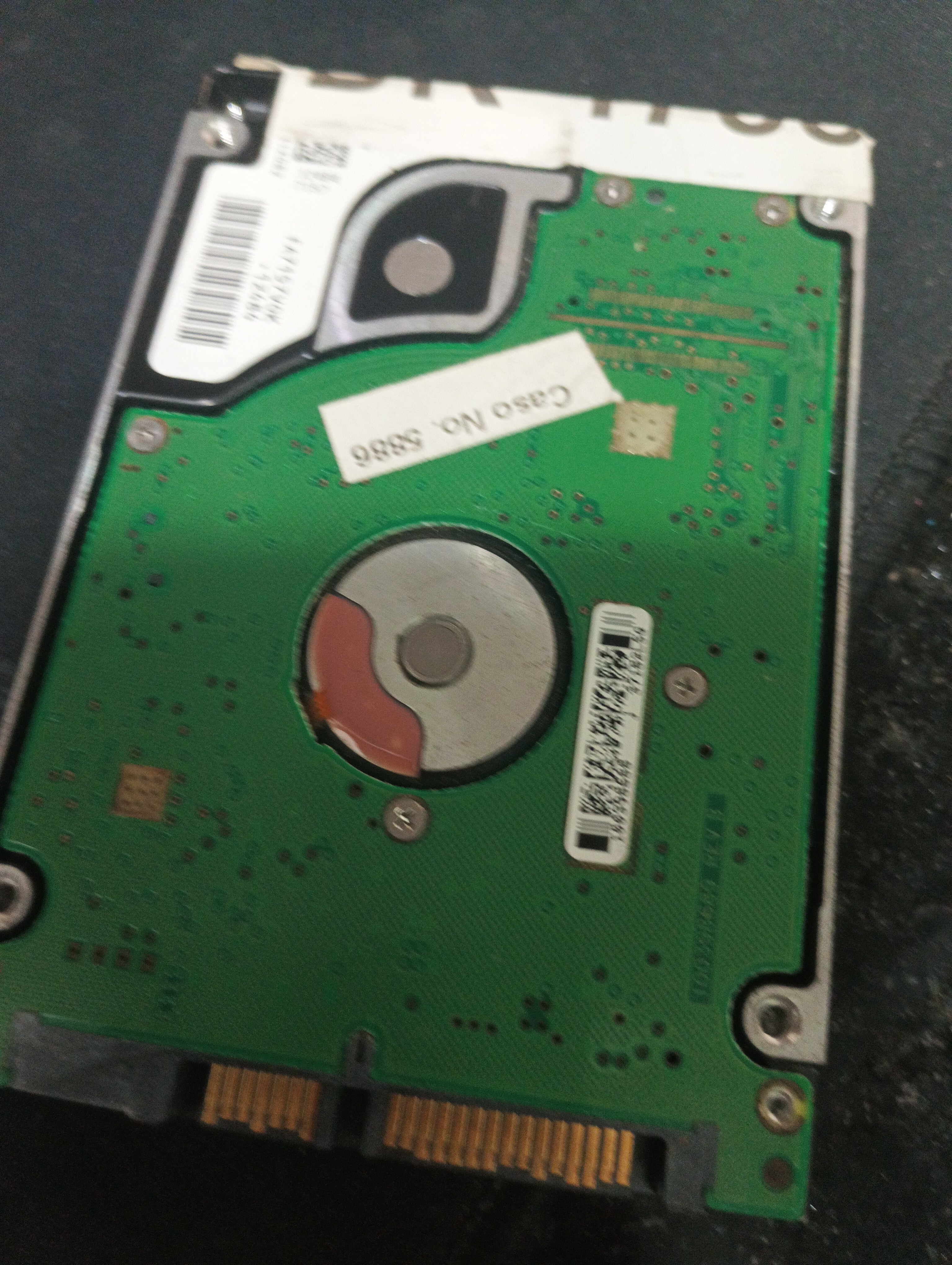 ST9500325AS,  P/N: 9HH134-140,  FW: 0004SDM2,  Serial: 5VE74LJE,  500GB 2.5,  PCB: 100398689- REV B,