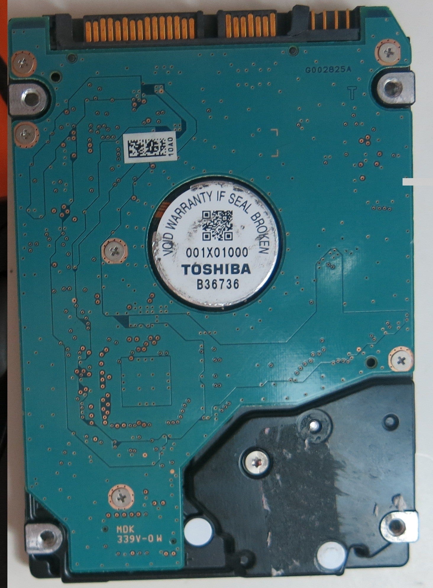 MK6476GSX HDD2J92 F VL01 B PCB: G002825A  SERIAL NUMBER: 91LYB3W8BP68 640 GB
