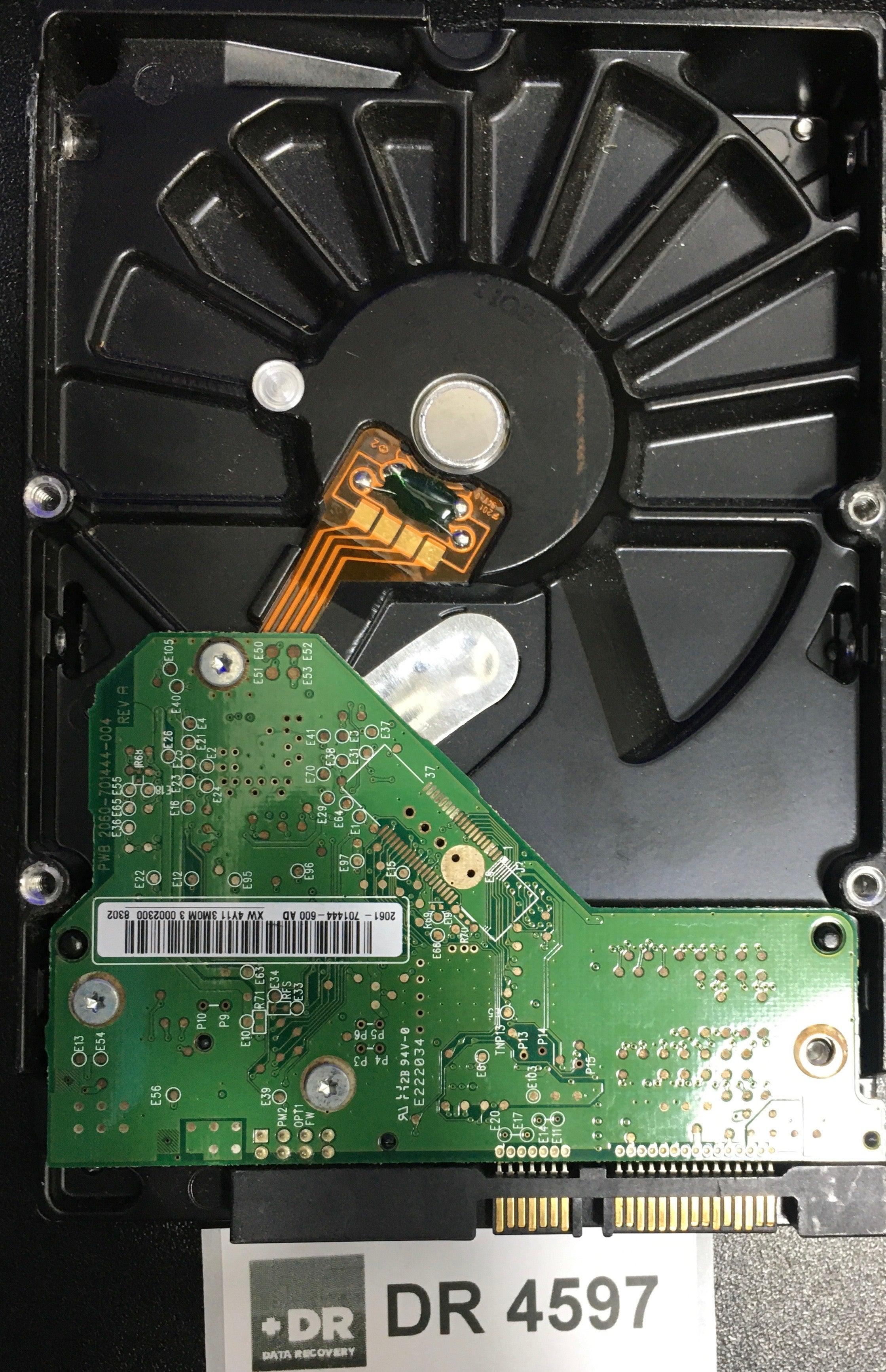 WD1600AABS-61PRA0,  Serial: WMAP9D642132,  160GB 3.5  PCB:2060-701444-004- REV A