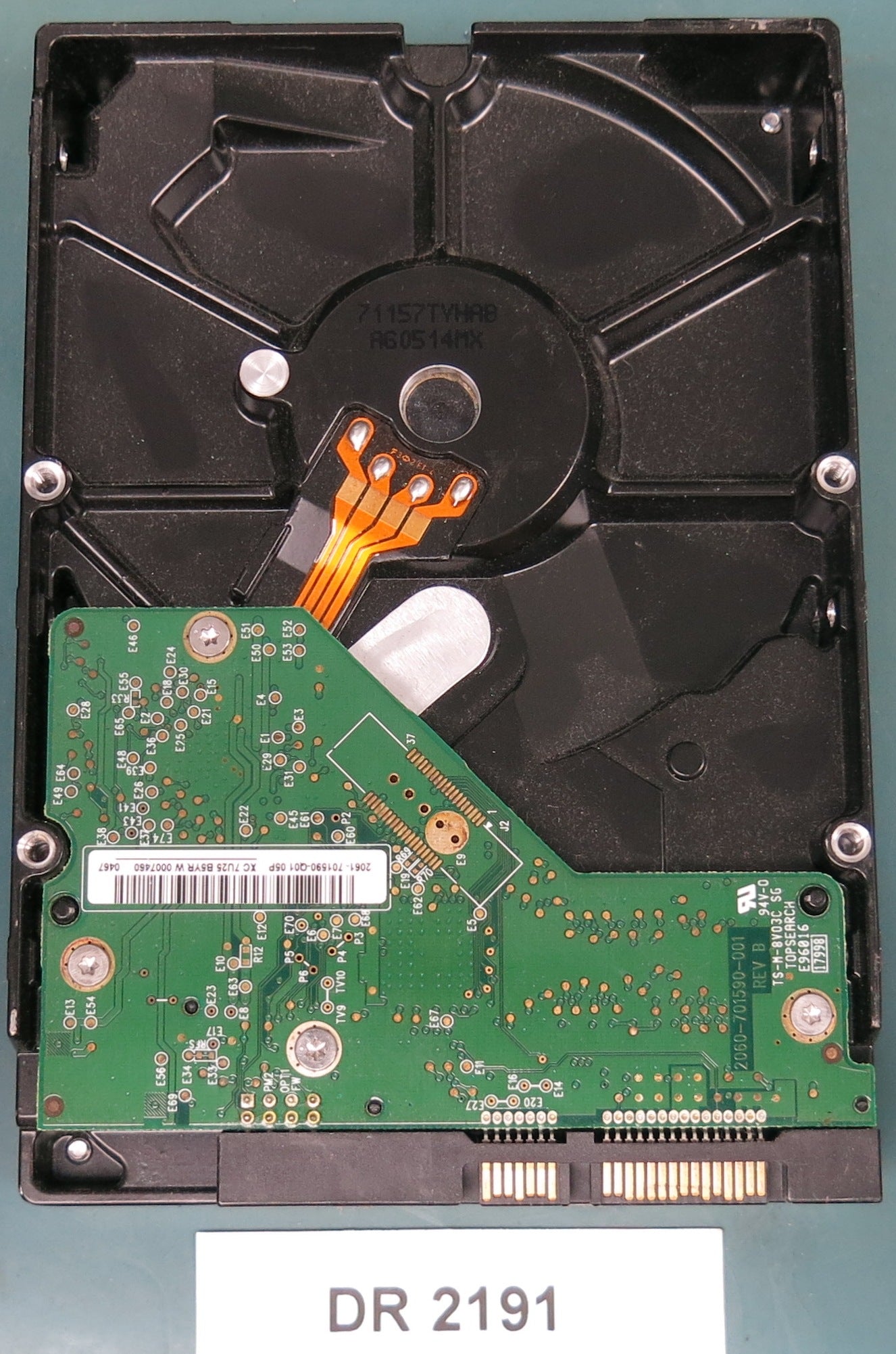 WD2500AVVS-61L2B0, DCM HARNHTJAHN, 250GB 3.5, PCB 2060-701590-001 REV A