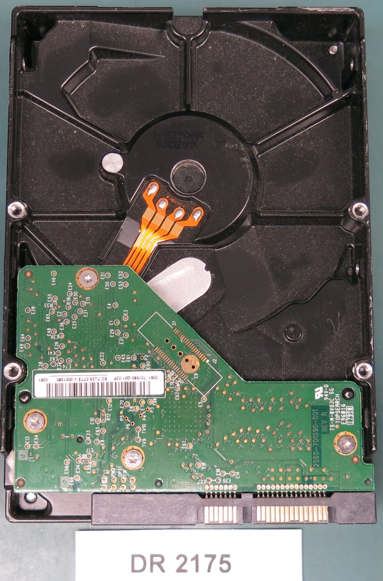 WD2500AVVS-61L2B0, DCM HGNNHTJAGN, 250GB 3.5, PCB 2060-701590-001 REV A