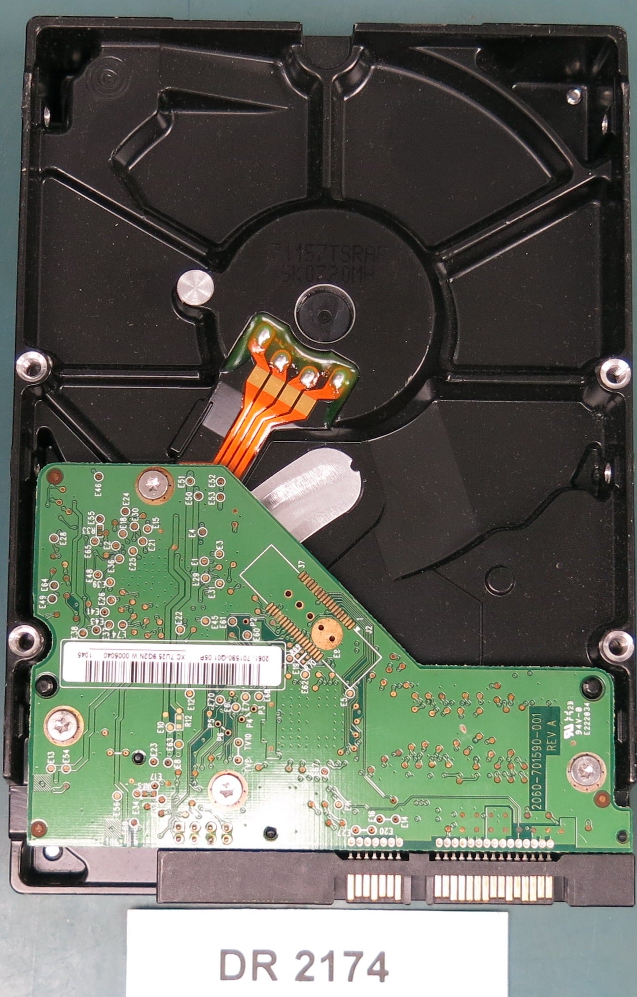 WD2500AVVS-61L2B0, DCM HGNNHTJAHN, 250GB 3.5, PCB 2060-701590-001 REV A