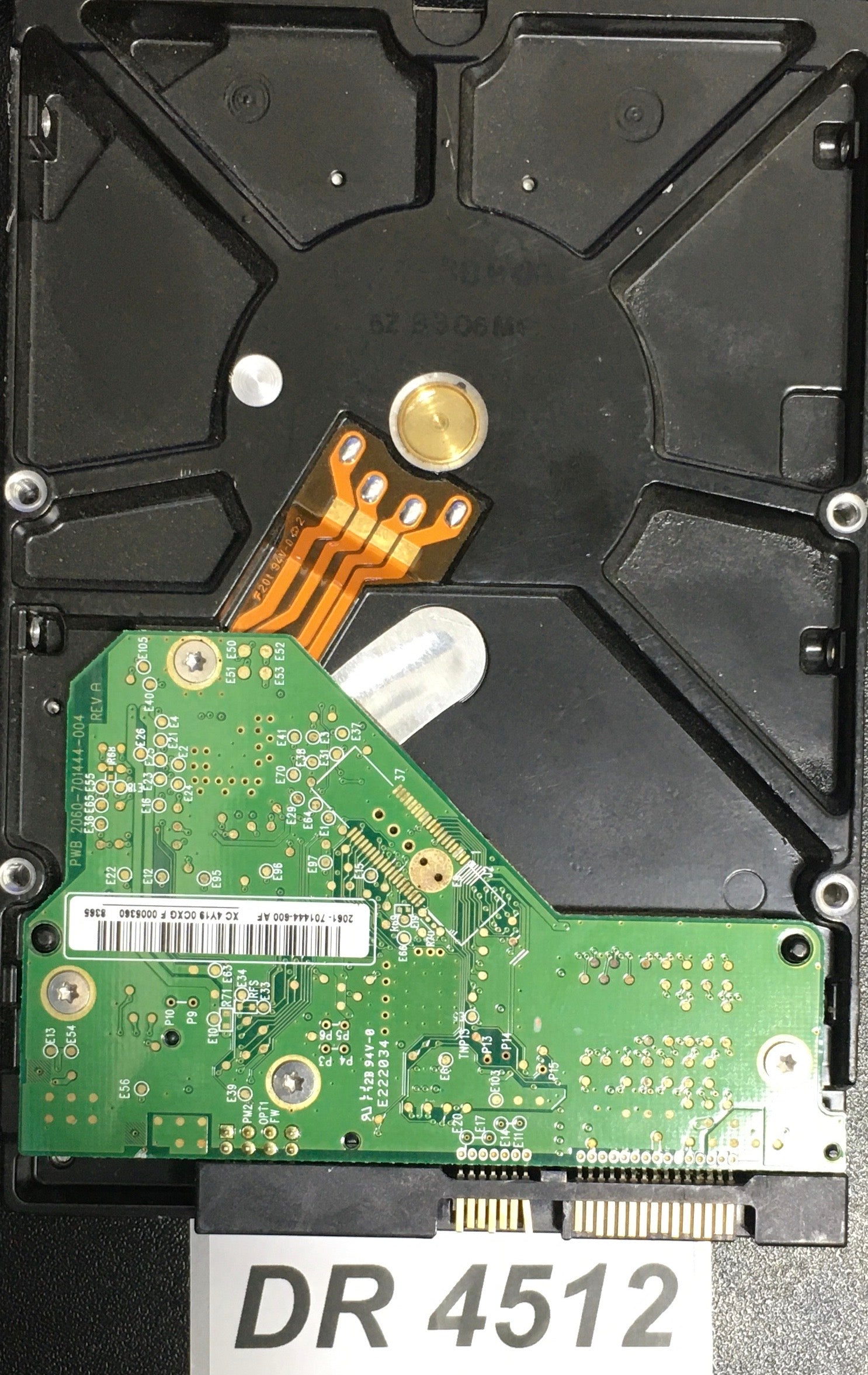 WD3200AAJS-57VWA2  Serial:WCARW4662137  320GB 3.5  PCB: 2060-701444-004 REV A