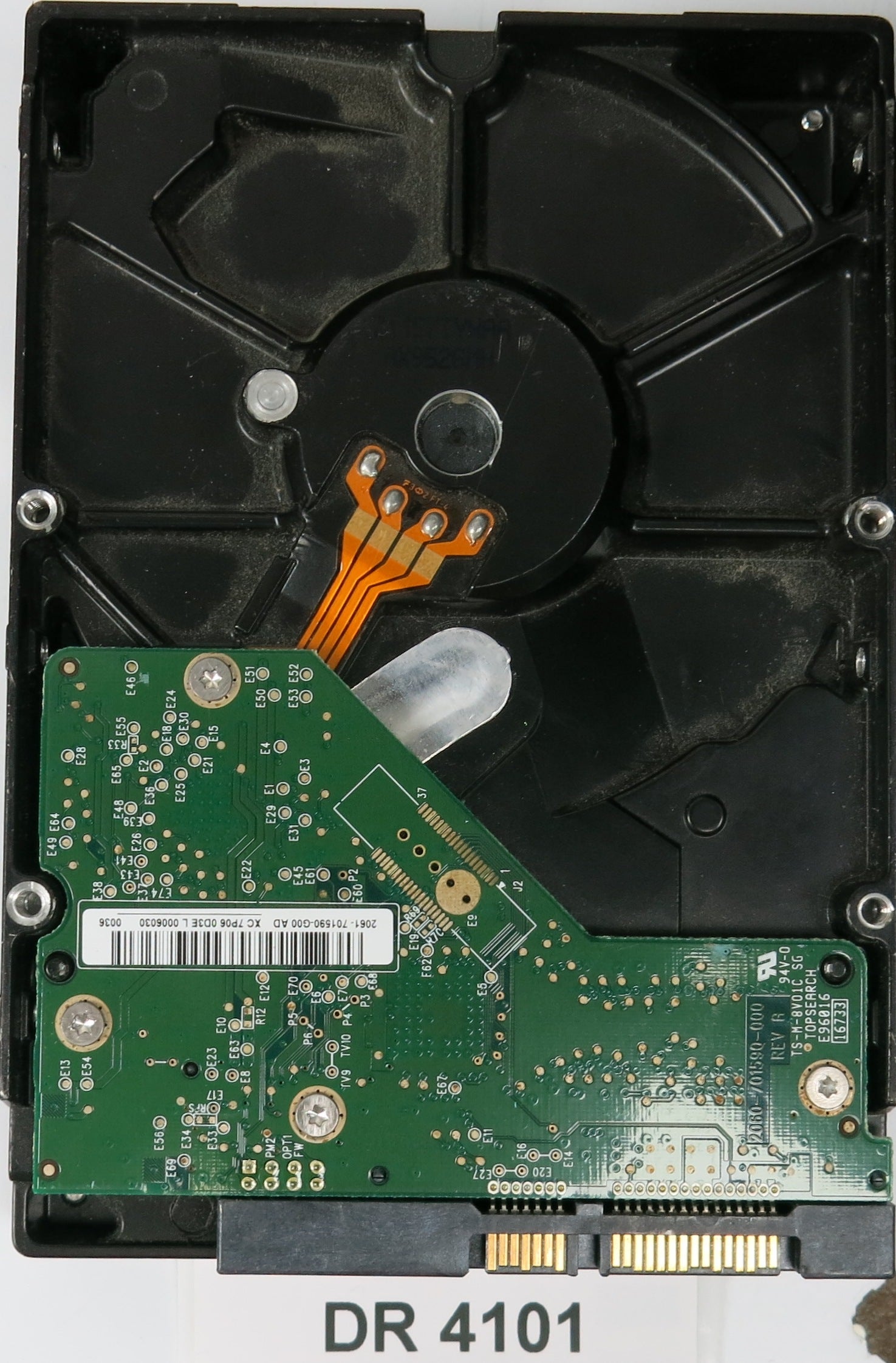 WD3200AAKS-75L9A0, DCM: HHNNHT2CH, Serial Number: WMAV28827721, 320GB 3.5, PCB 2060-701590-000 REV A