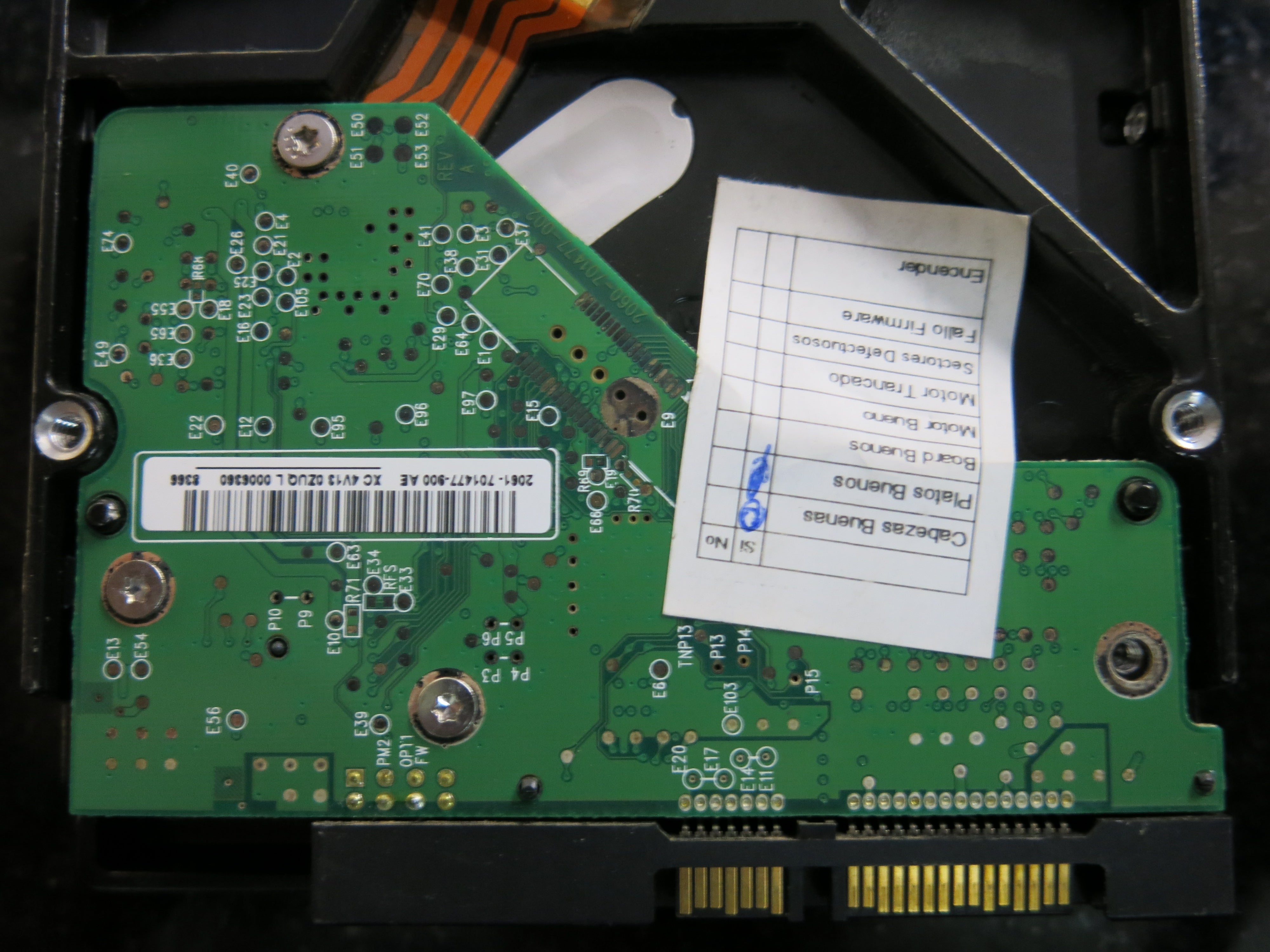 WD5000AAKS-00TMA0 PCB: 2060-701477-002 Serial Number : WCAPW2291452 500GB