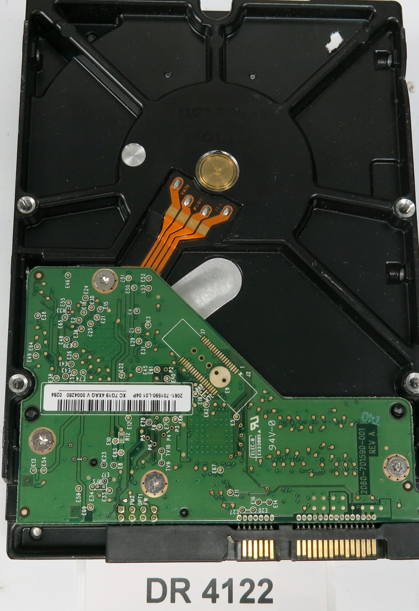 WD6400AAKS-65A7B2,  DCM: HGRNHT2MBB,  Serial: WCASY034787,  640GB 3.5,  PCB 2060-701590-001 REV A