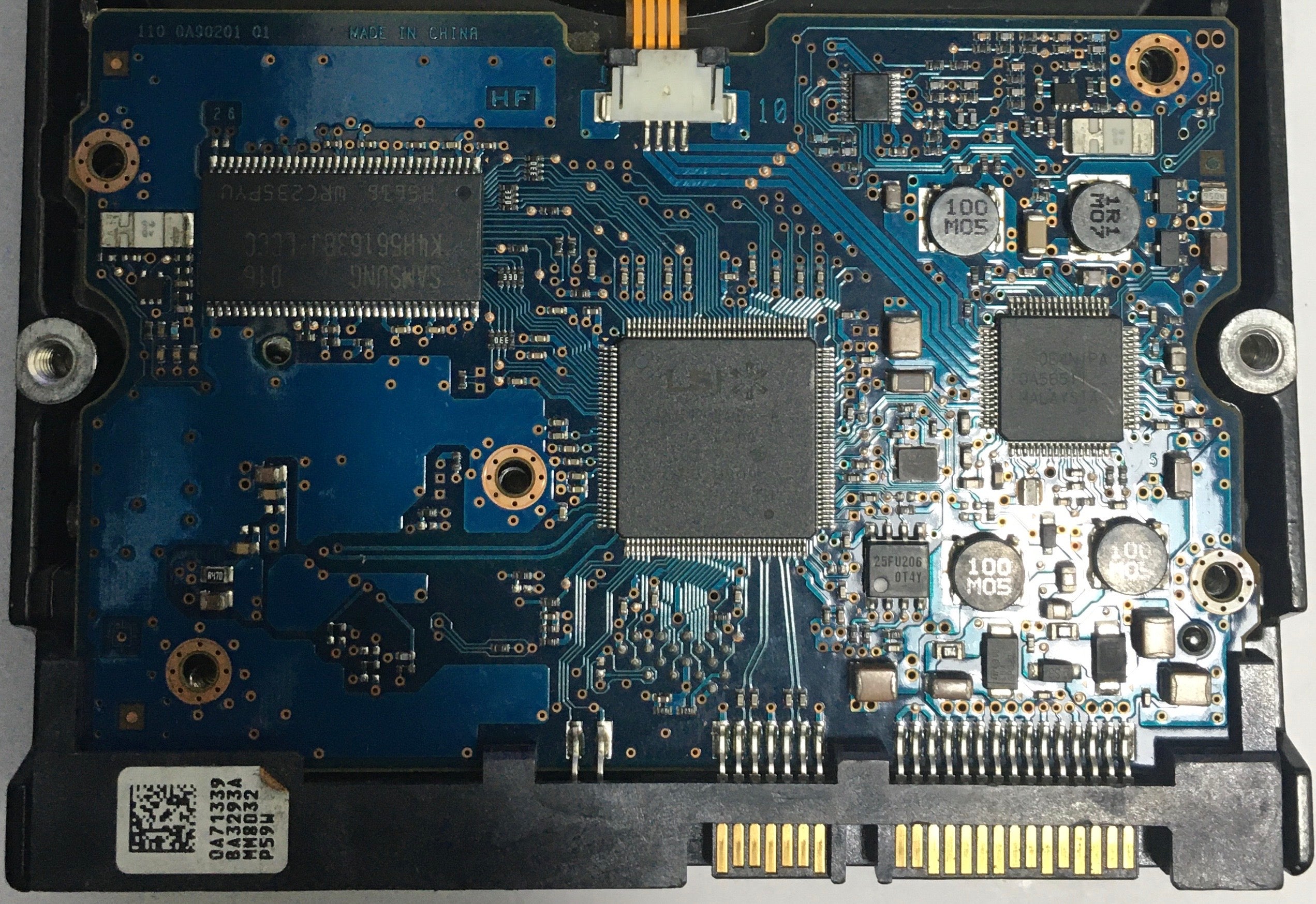 HUA722020ALAC31,  P/N:0F10629,  MLC:JPK3FD,  Serial:B9G6D7YF,  2000GB 3.5,  PCB :110-0A9021-01- REV A