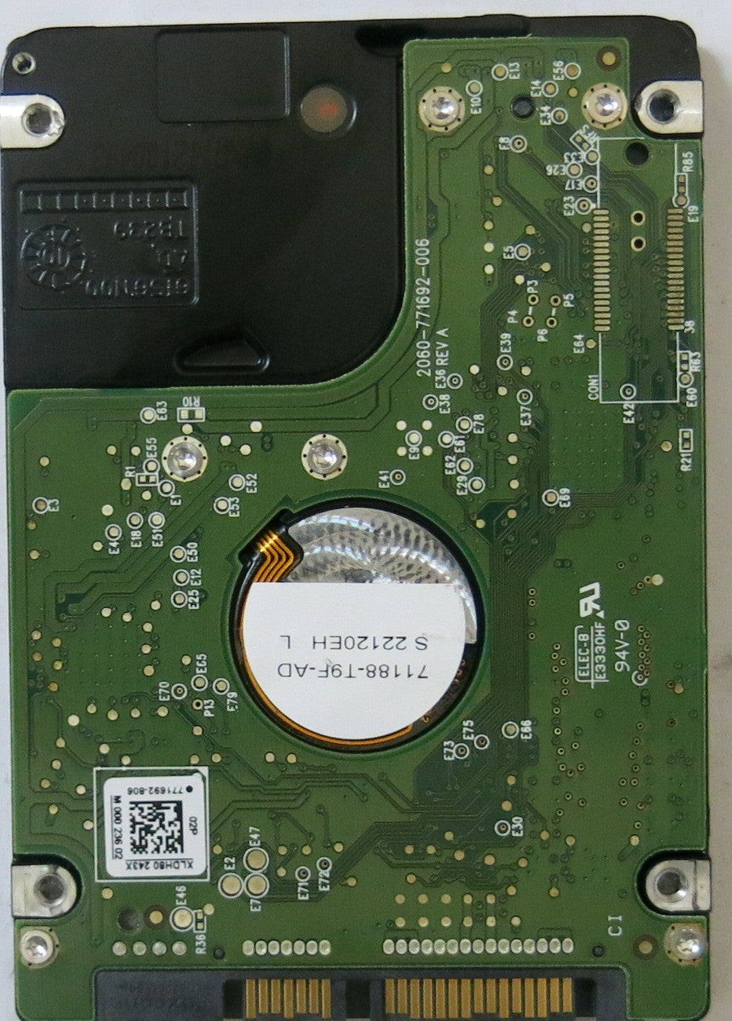 WD3200BEKT-08PVMT1, PCB: 2060-771692-006 REV A, SERIAL NUMBER: WXB1CC126339, FW: HECTJAB, 320-GB