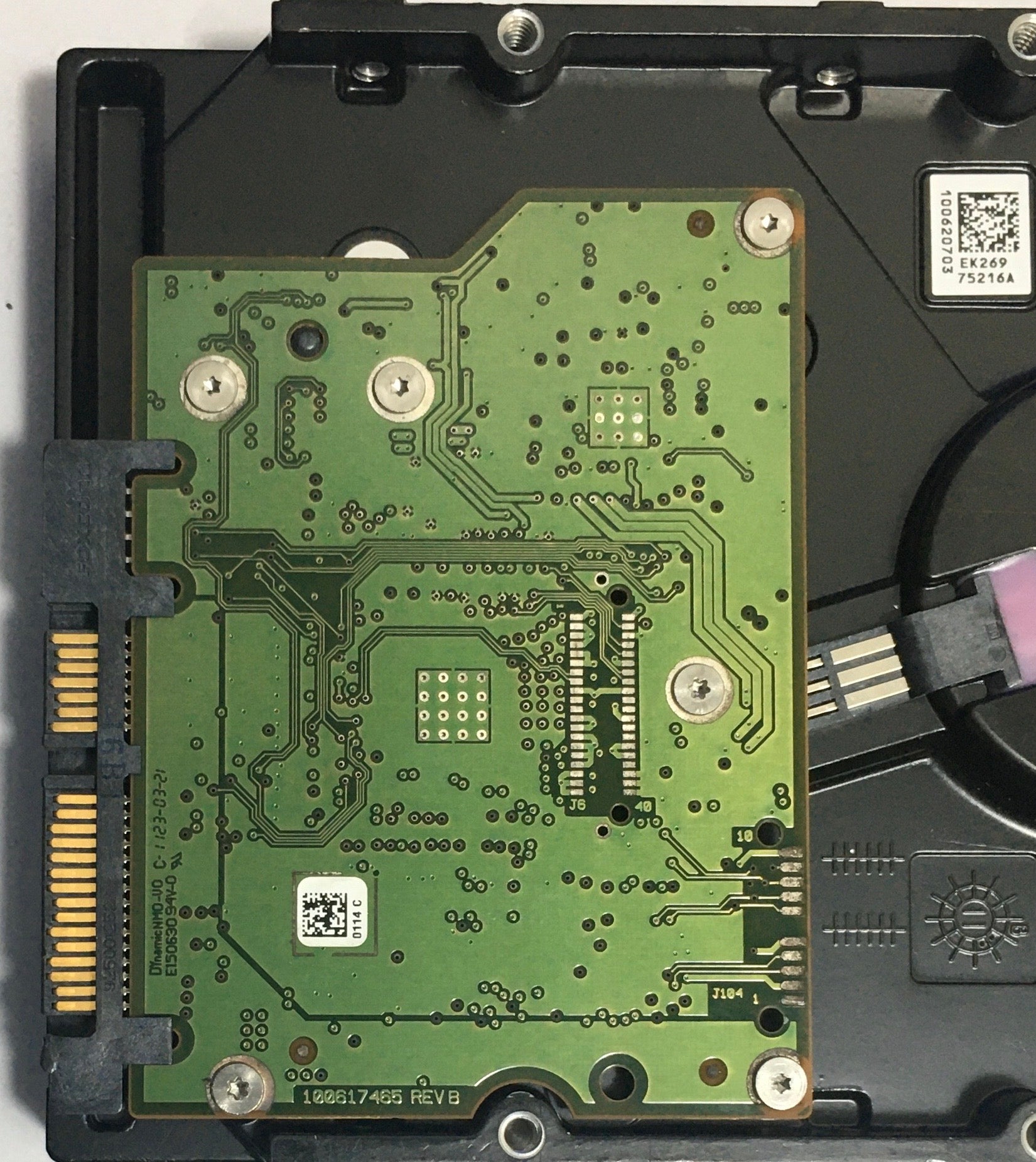 ST2000DL003,  Serial:5YD5QQD6,  2000GB 3.5,  PCB:100617465- REV A