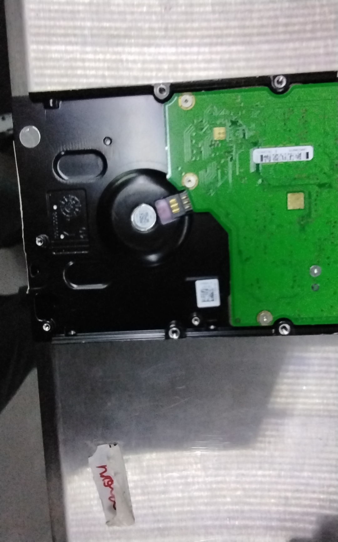 ST31500341AS,  P/N:9JU138'302,  FW:CC1H,   Serial:9VS2TA92,  1500GB 3.5,  PCB:100530756- REV A